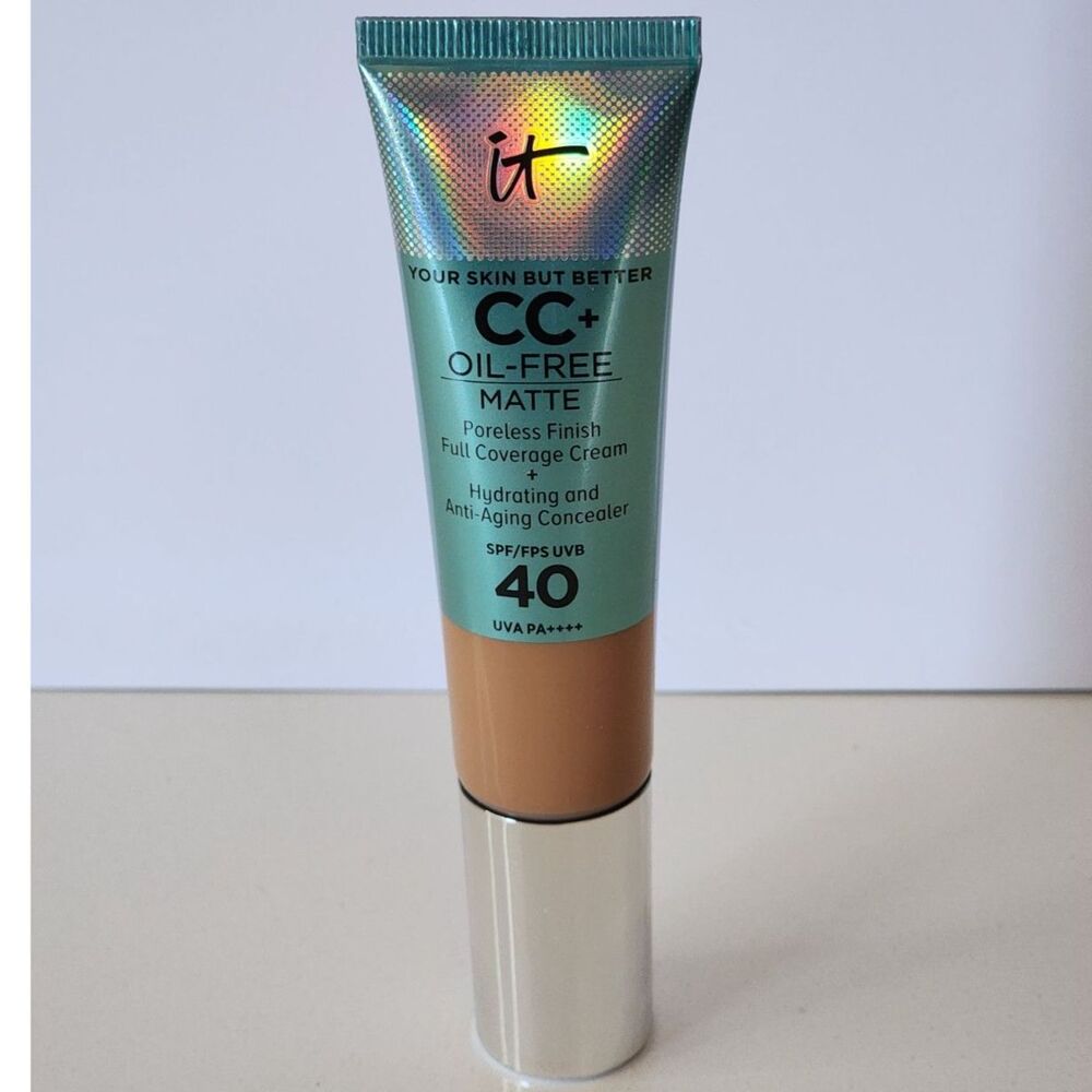 NIB IT Cosmetics CC+ Oil-Free Matte Foundation in Rich Honey